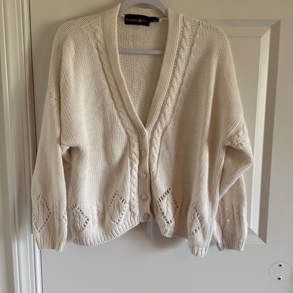 Outback Red Cream Colored Cableknit V-Neck Cardigan Size Medium